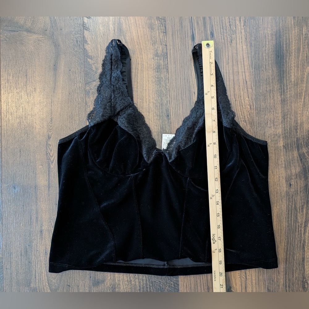 Escante Velvet Lace Cami Cropped w/ Underwire Black Size 1X - Picture 6 of 7